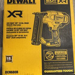 20V MAX XR Lithium-lon Electric Cordless 18-Gauge Brad Nailer (Tool Only)