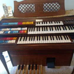 Wurlitzer Vintage Organ