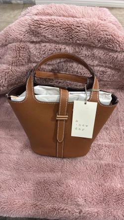 New a new day handbag