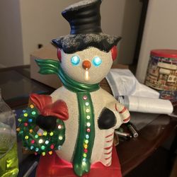 VINTAGE CHRISTMAS DECOR LOT (70s-90s): LIGHT-UP SNOWMAN + SANTA HEAD IN BOX! Roughly 7.9 inches