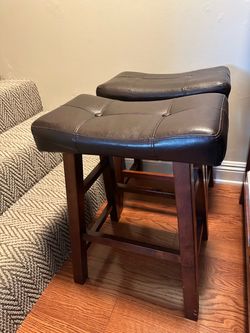 2 stools