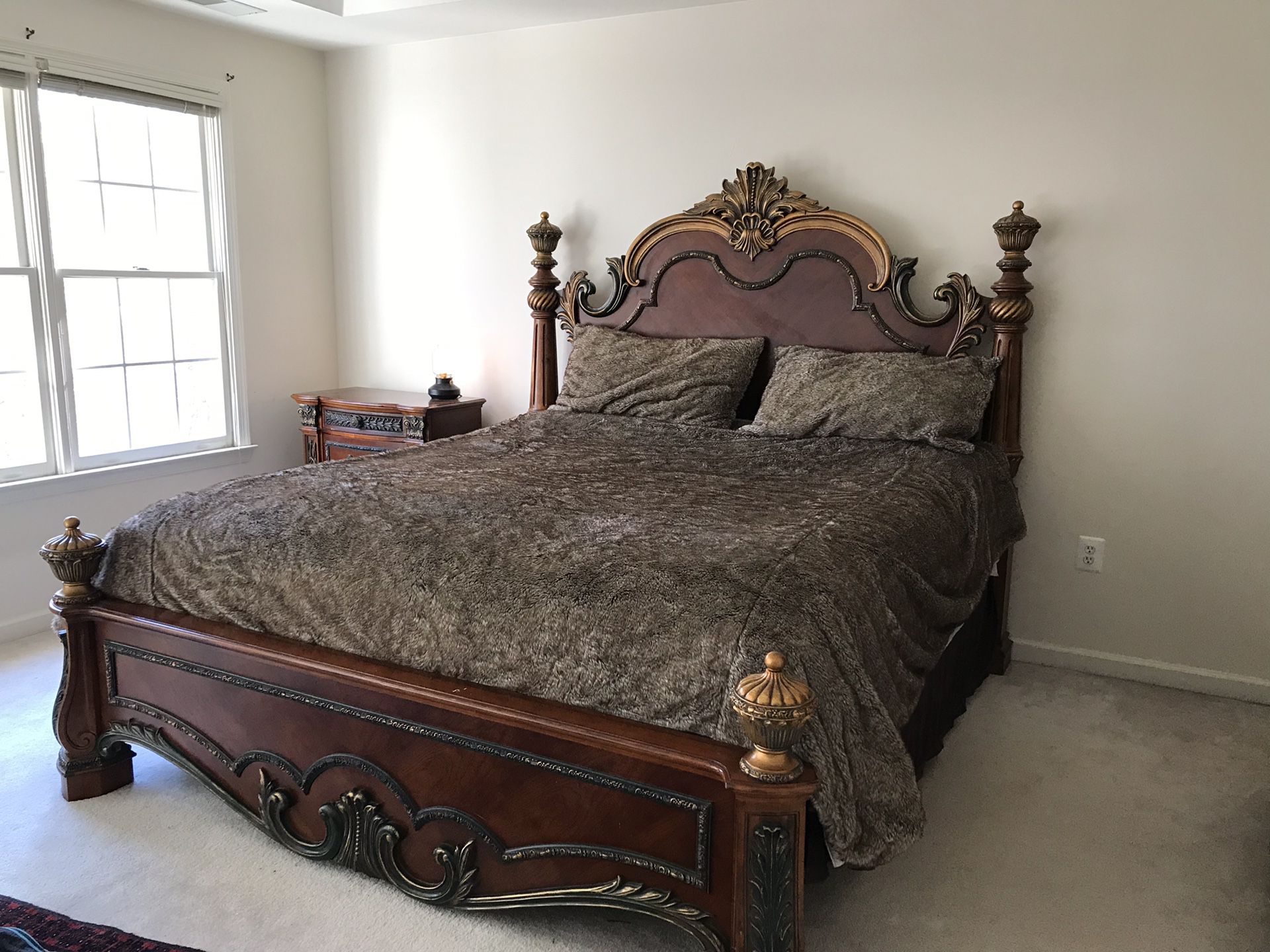 6 pieces bedroom furniture - KING