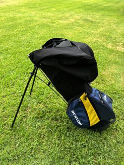 Like New Dunlop Golf Stand Bag • Lightweight • Excellent Condition