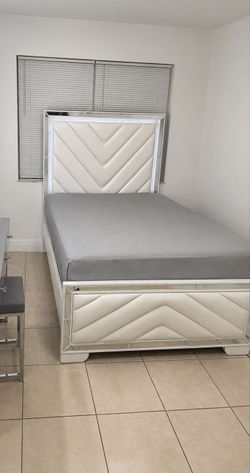 Colchón y cama