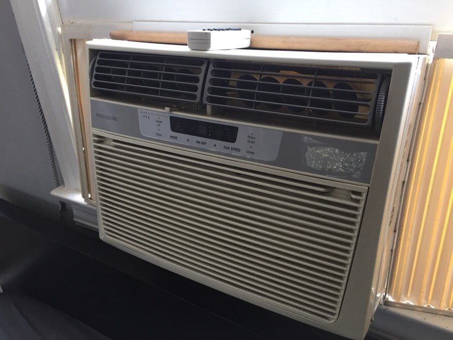 Air conditioner 10,000 BTU