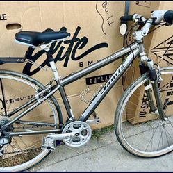 Jamis small hybrid commuter bike 700c wheels