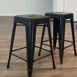 4 Bar stools
