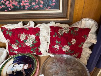 Pair of Vintage Ruffled Christmas Poinsettia Throw Pillows