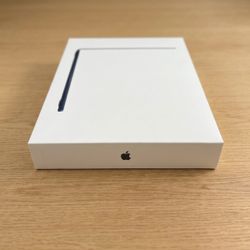 MacBook Air 13-inch Laptop M5 chip 16GB Memory  512GB SSD  Midnight