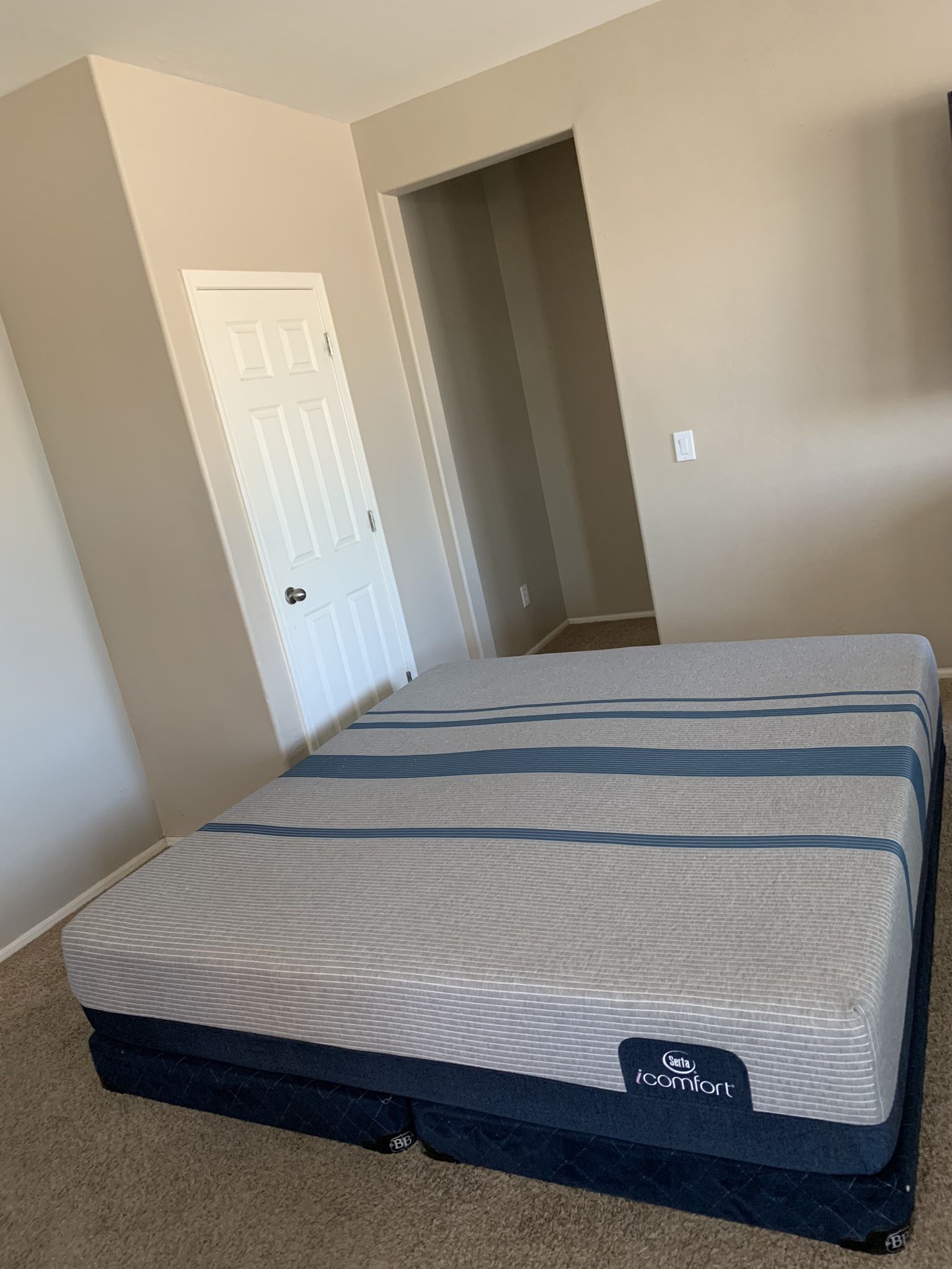 KING SERTA ISERIES MATTRESS AND FREE BOX SPRINGS 