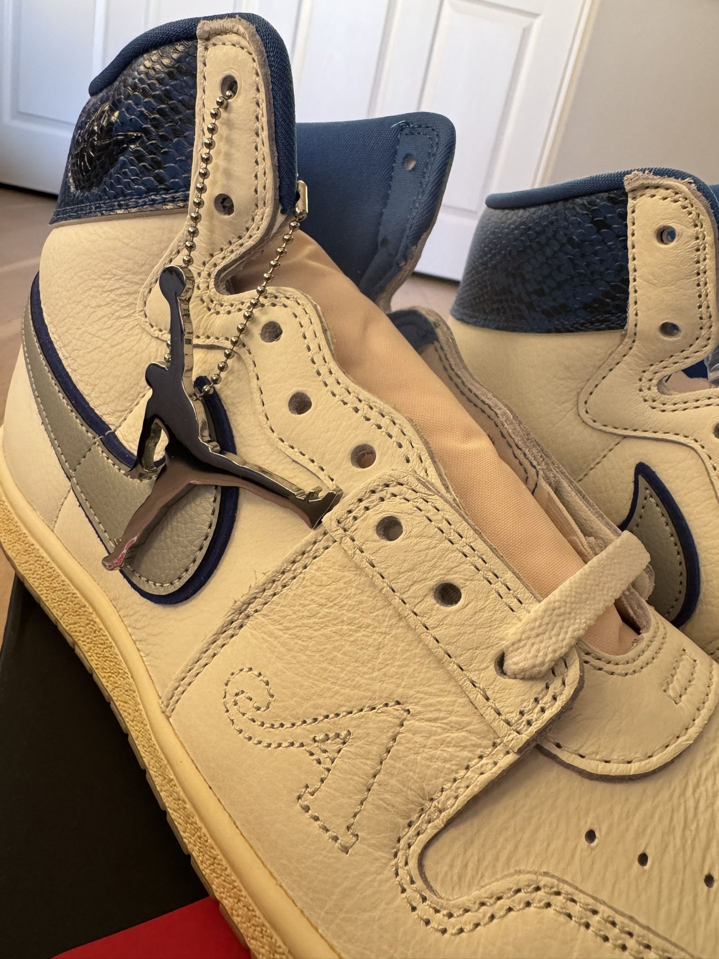 Jordan "Awake NY" Air Ship "Game Royal" 