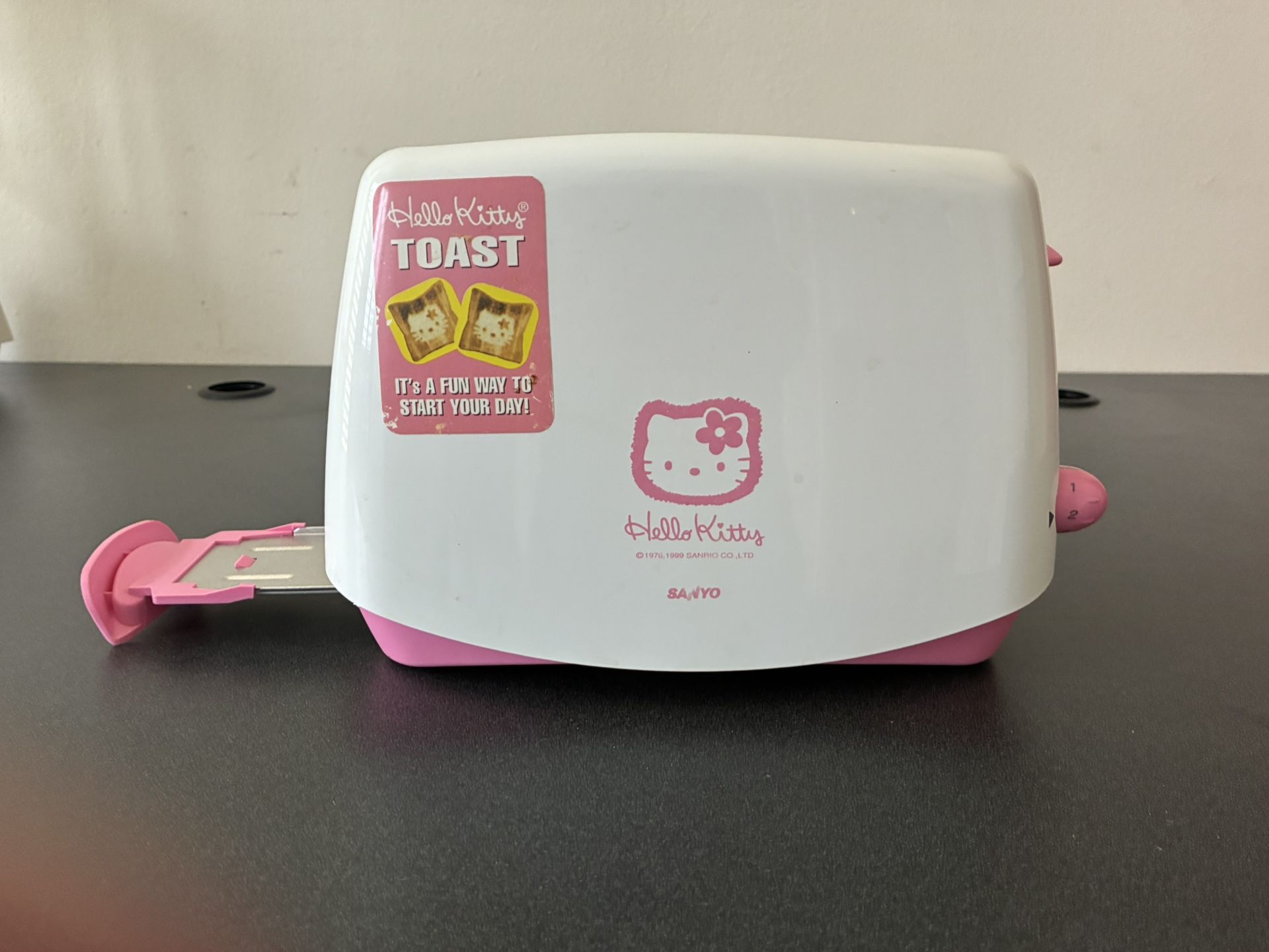 Vintage Sanrio Hello Kitty Toaster