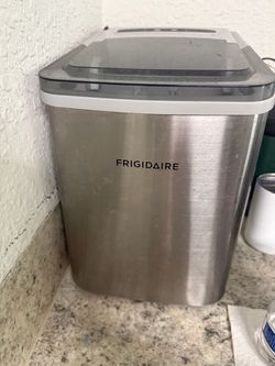 Frigidaire 26 Lbs per Day Portable Compact Maker, Ice Making Machine, Stainless, Medium