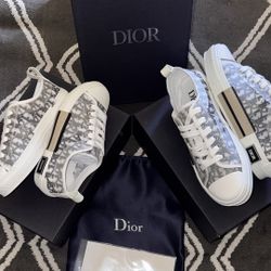 Diors White Canvas Lows