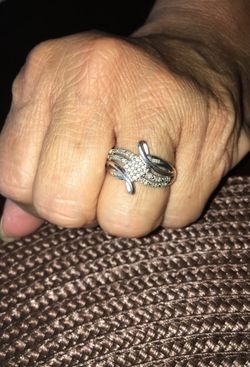 Women’s ring SIZE 7-8