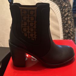 Women’s Guess boots
