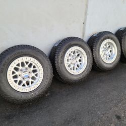 17" KMC KM549 w/ 265/70 R17 RidgeCrawler R/T tires