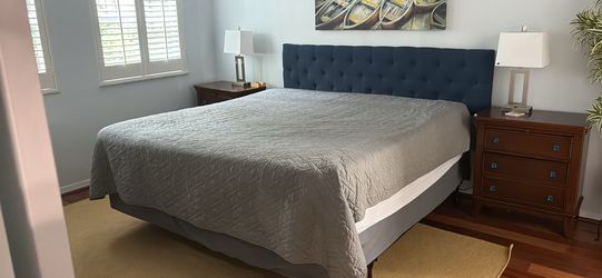 CLEAN king bed & other items!