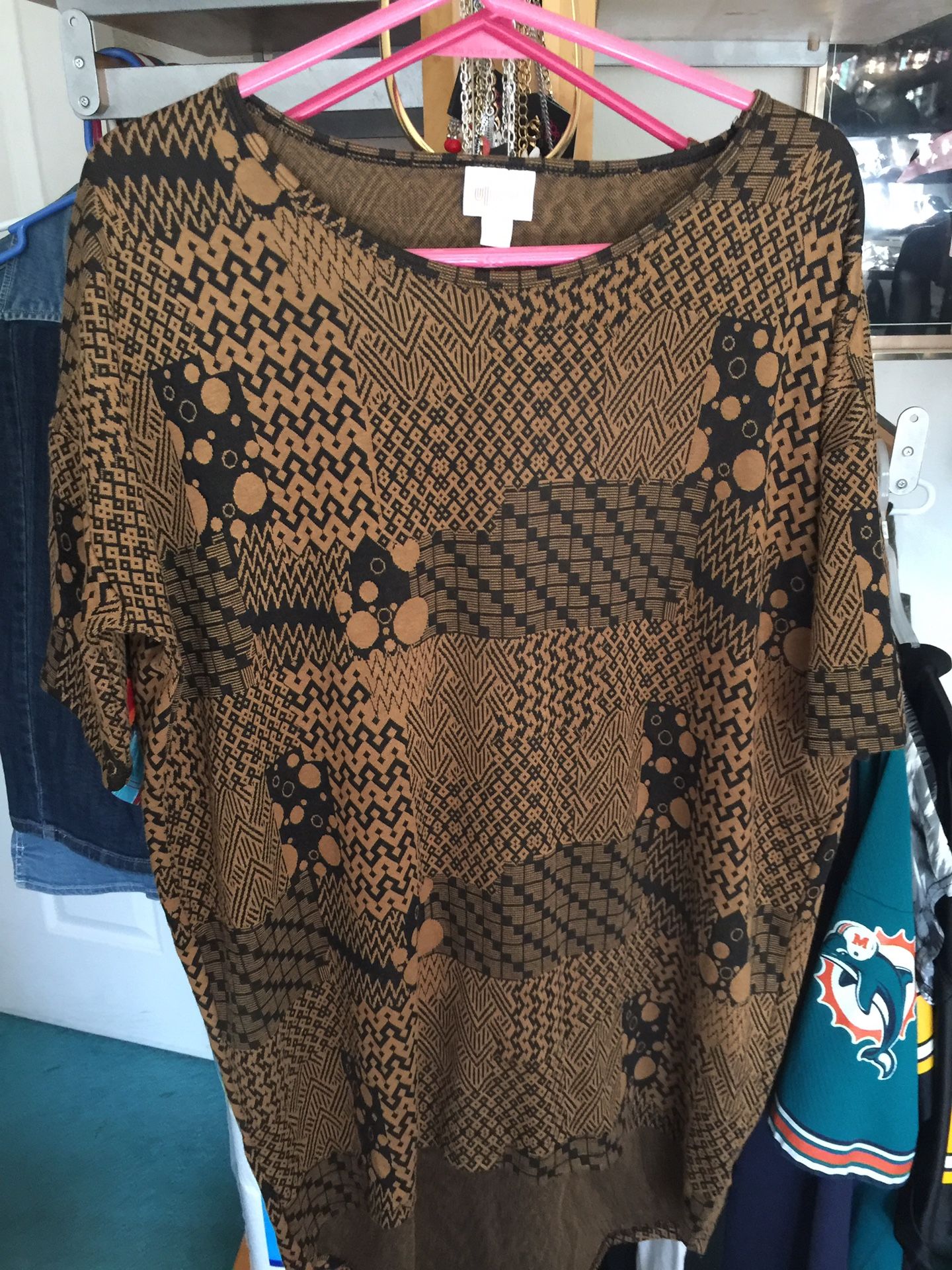 Lularoe Shirts and Leggins