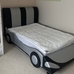 Full Size Faux Leather Race Car Bed in Black and Silver