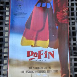 New DaFiN Hawaii high-performance swim fins. Size Medium/Large 9-10. Firm On Price.