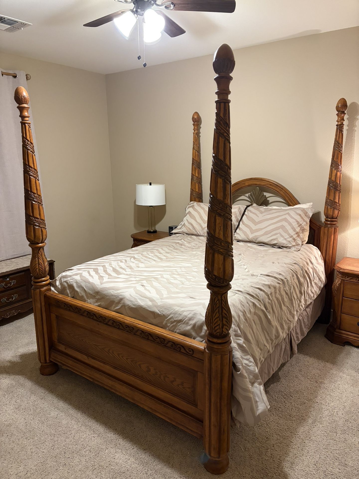 Queen Set Bed Mattress Box Springs 2- Nightstands