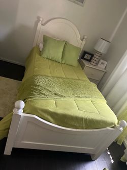 Twin bed