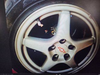 17 inches beautiful vette rims and tires