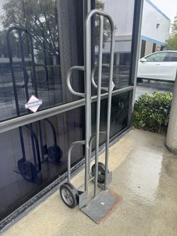 Milwaukee Hand Truck Model 60186 700 lbs Dual Loop Handle Truck with 8 in. Solid Puncture Proof Tire