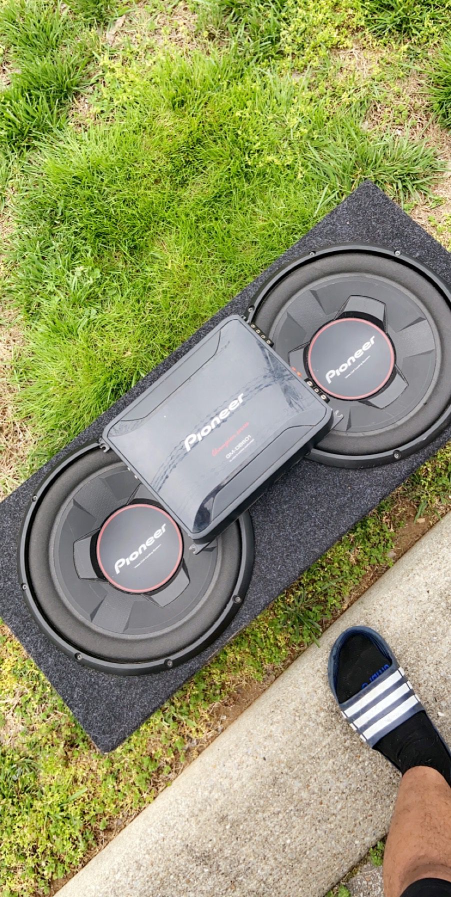 2 Pioneer 12’s and 2000W Pioneer amp