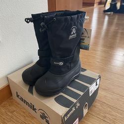 Snow Boots Size (4) Kamik