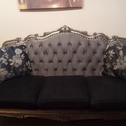 Vintage Style Tuffed Sofa Couch