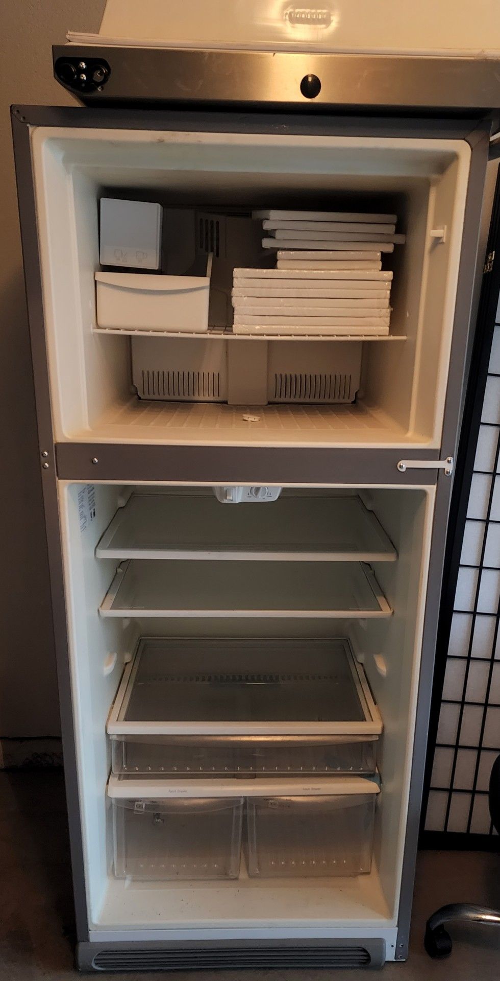 Refrigerator