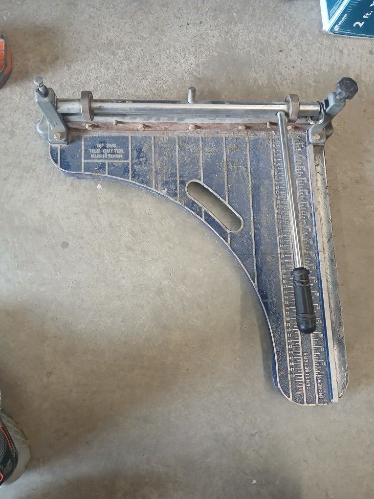18in PVC Tile Cutter