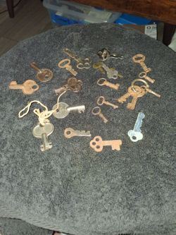 Assorted lock keys steampunk