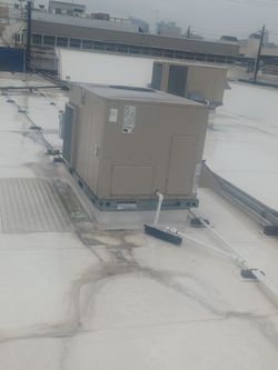 Trane Pack unit 7 tons 17 seer freon 454b with installation included