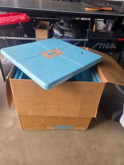 Insulated cold shipping box