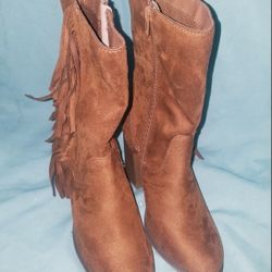 Calf High Faux Suede Western Style Fringed Zip Up Boots  Size 5.5 Never Worn