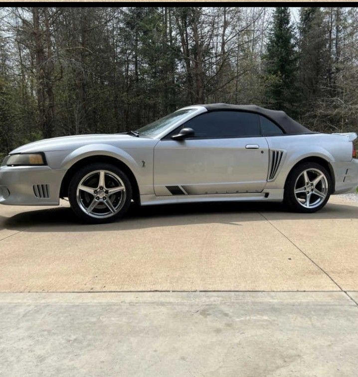 2001 Ford Mustang