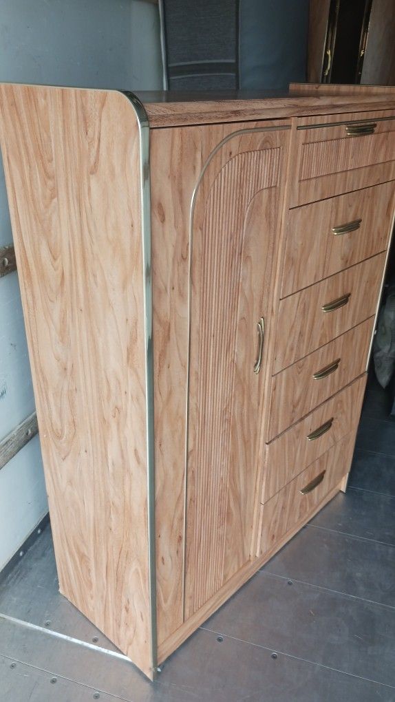 Bedroom Set Dressers Shelves