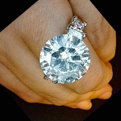 7 CARAT Diamond Ring 