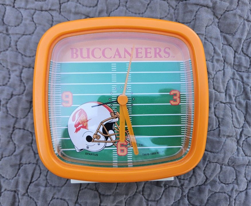 Rare! 1993 Clock Vintage Tampa Bay Buccaneers Bucco Bruce 90's Orange Cycle