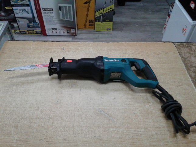 Makita JR3051T 12 Amp Corded Reciprocating Saw w/ Blade
