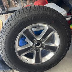 1 Tire And Rim 2019 Jeep wrangler