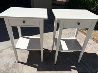 White end table/nightstand