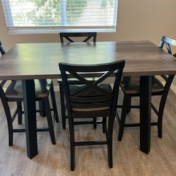 Kitchen Table + 4 Chairs 