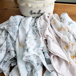 Swaddles 
