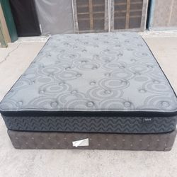 Queen Ashley Hybrid Pillowtop Mattress And Box Spring 