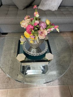 Elegant coffee table 40” round