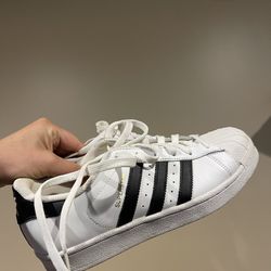 Adidas Sneakers 